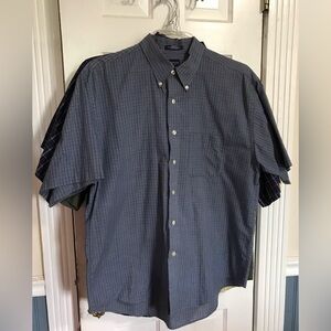 Size L Arrow Wrinkle Free Short Sleeve Button Down Shirt. Great Blue Color!